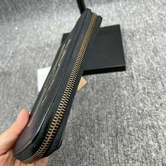 100% Authentic Gucci Leather Wallet 235-10924 - Picture 4 of 12